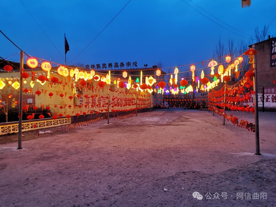 【网络中国节·春节】孝墓镇:挂灯笼迎新年 春节气氛靓起来