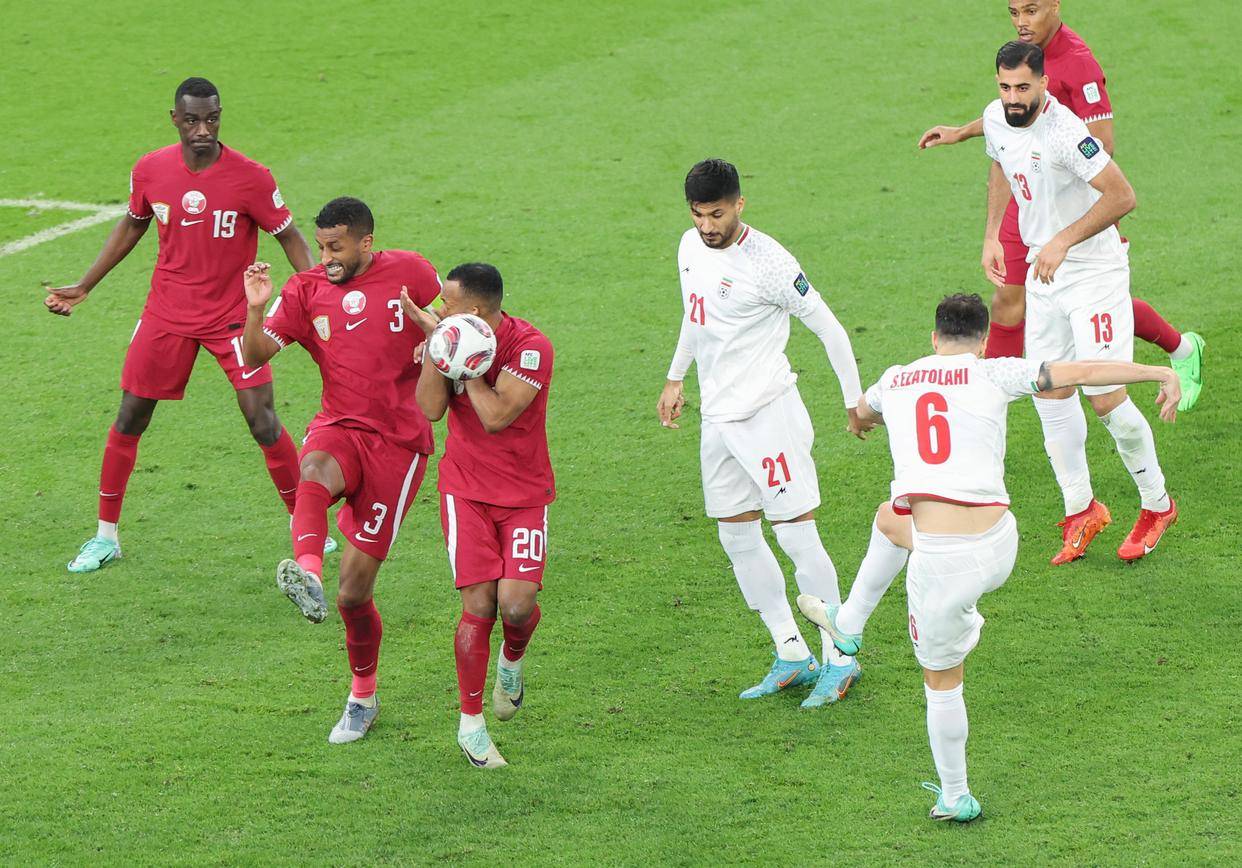 足球——卡塔尔队淘汰伊朗队晋级决赛_新华社_球员_丁汀