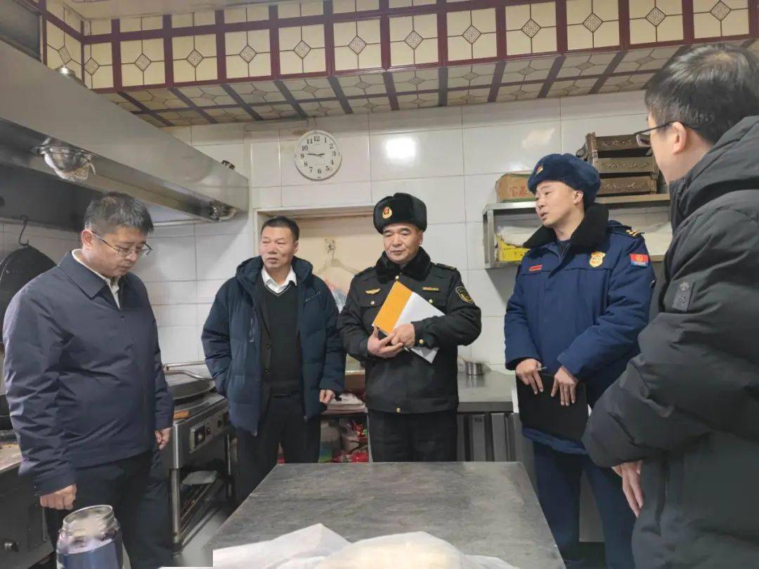 政府主导消防牵头 落实责任除患攻坚鸡西虎林市政府领导带队开展消防