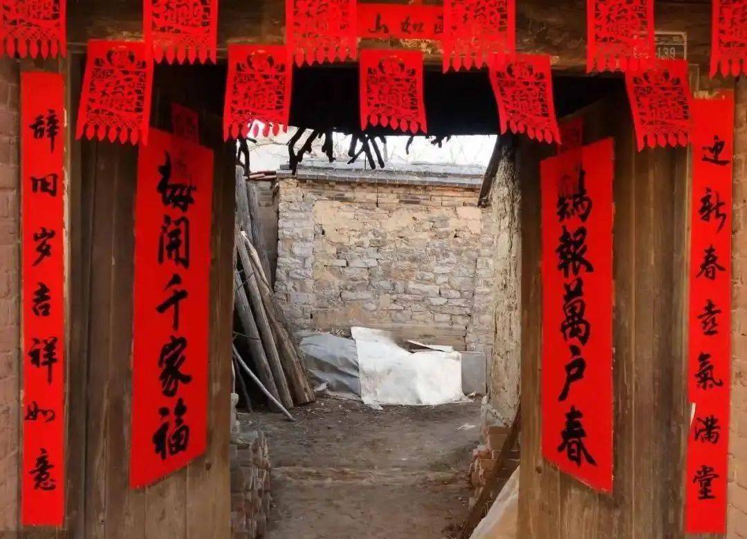 【春节特辑】捣糨糊 贴"福"字 其寓意你不能不知_春联