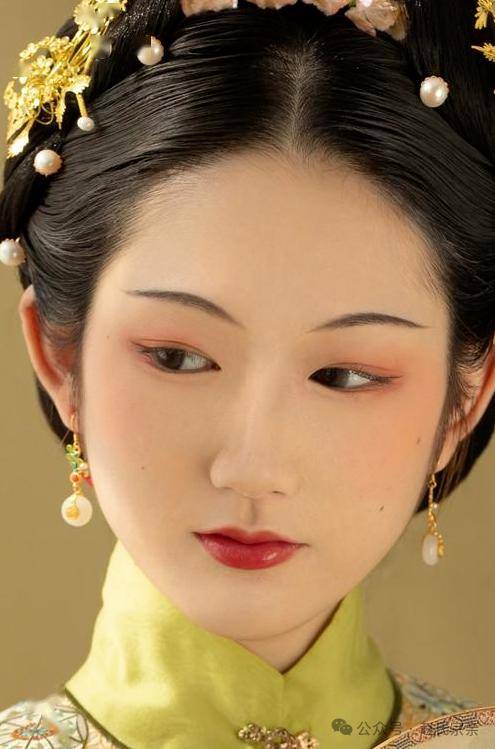 那么双眼皮从哪来?作为中国