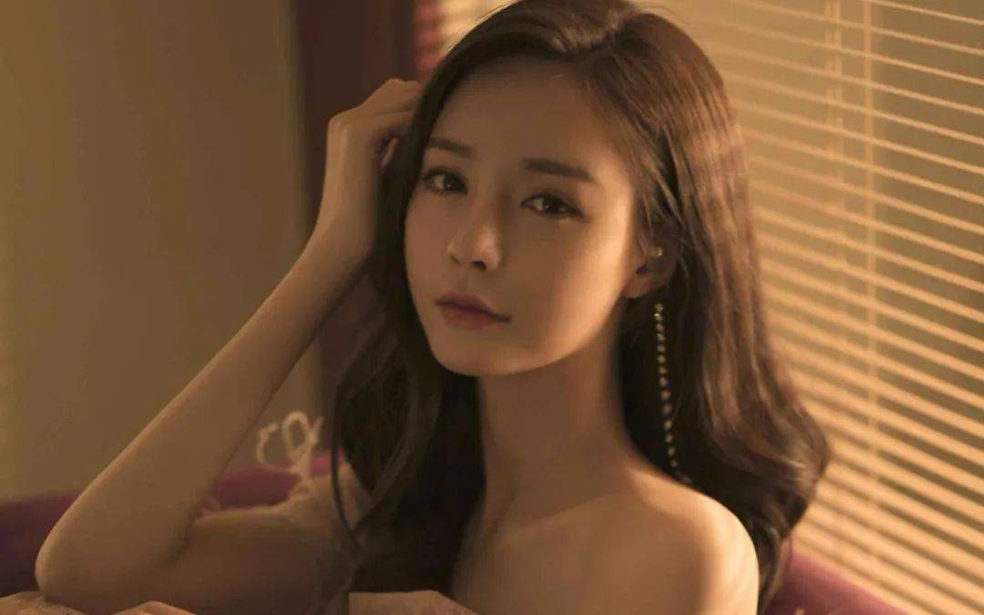 沈梦辰腰椎断裂:人活一世太难了._节目_受伤