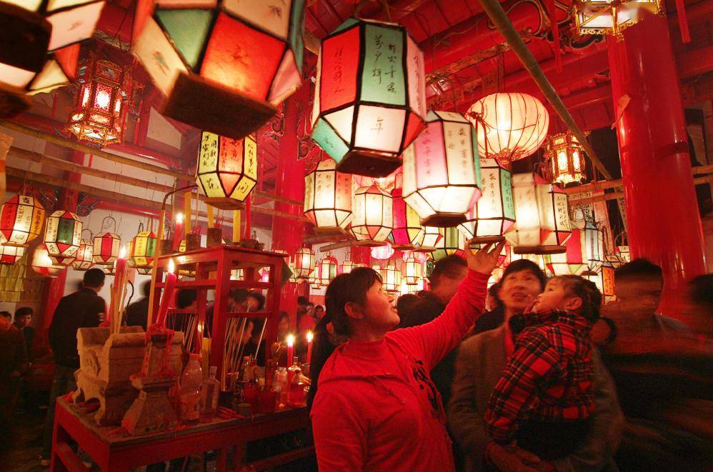 开龙窑,烧火堆,舞板龙,抢灯…百