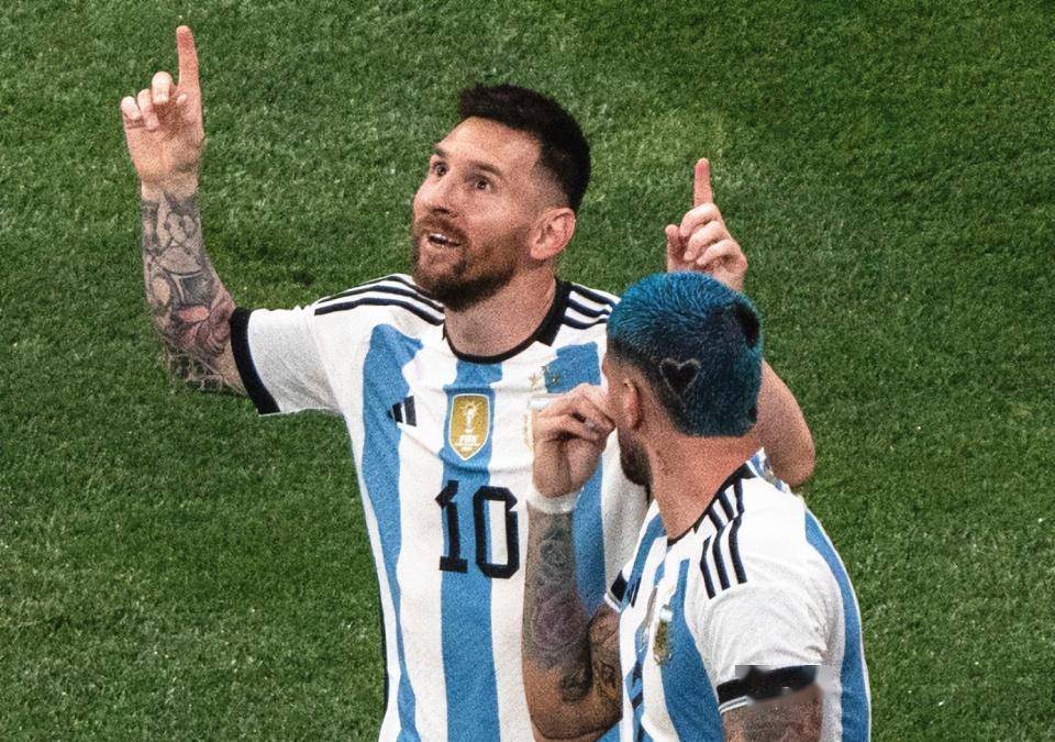 这道选择题对于梅西来说很容易,因为他拥有阿根廷和西班牙的双重国籍