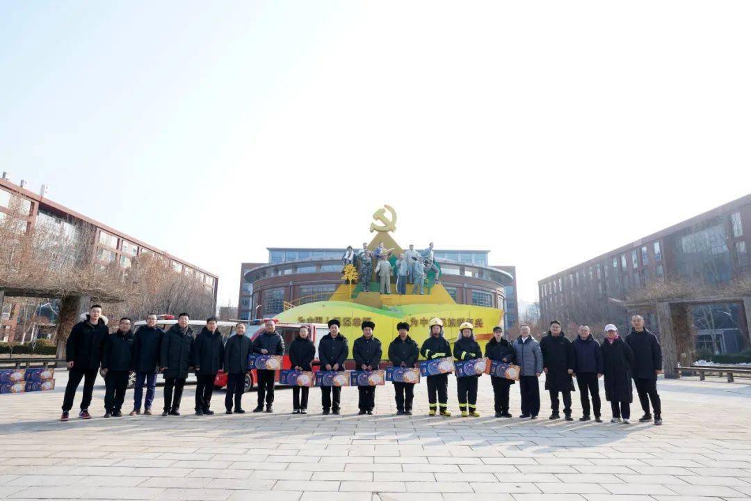 校领导除夕初一看望慰问值守一线干部职工和留校学生