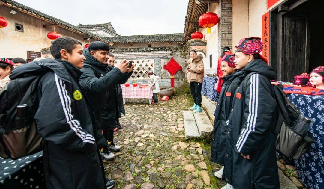 新疆克州少年朋友在定南过年,热闹非凡_客家_明远_美食