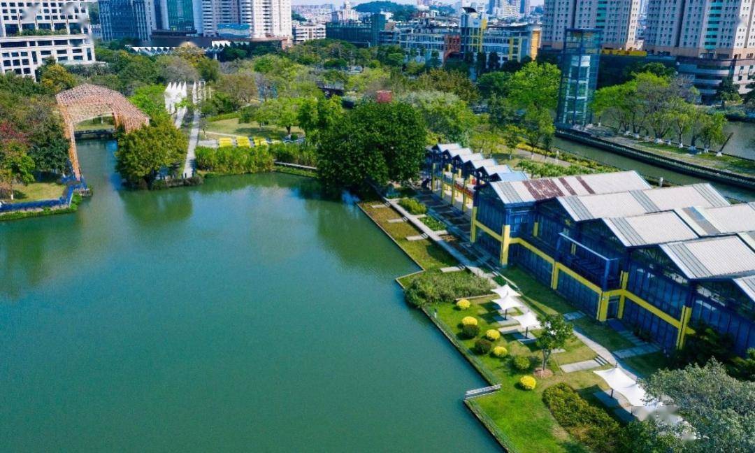 岐江公园岐江公园是在中山市粤中造船厂旧址上改建而成的主题公园.