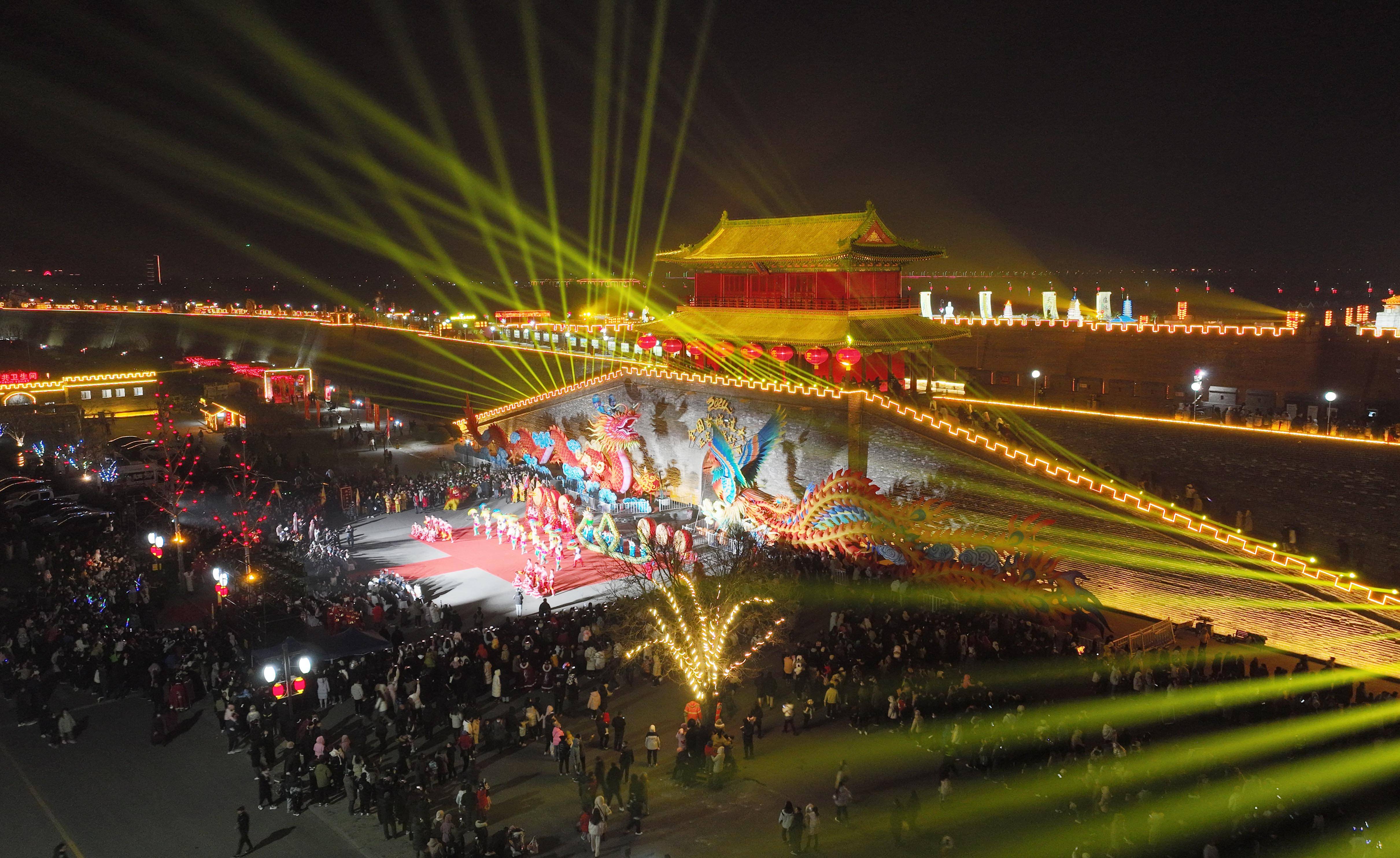 2月3日晚,全国古城过大年正定会场暨正定古城灯会活动正式启动