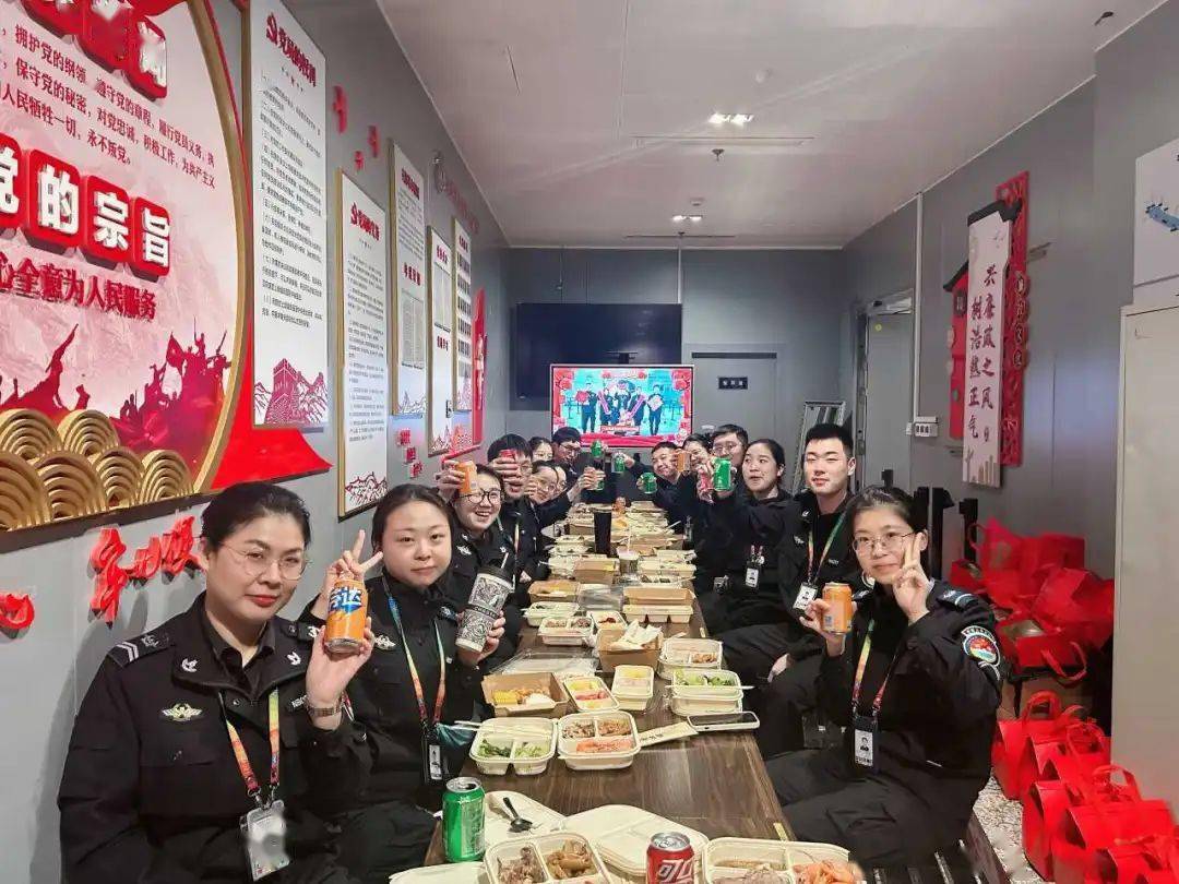 省机场集团作者:刘将琪简介:祝大家新年快乐,身体健康~真情质朴作品