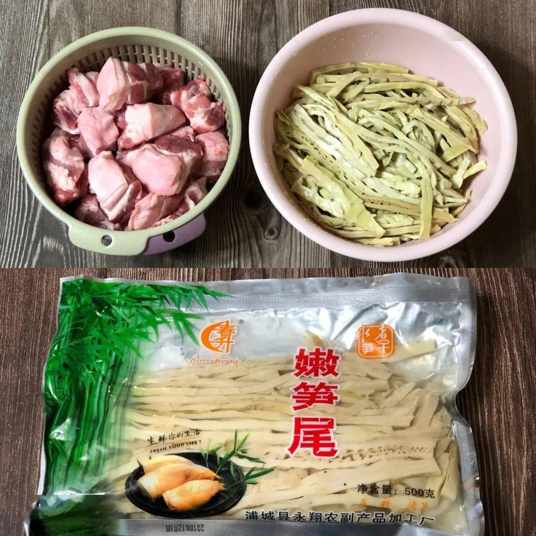 一鍋水開後,放薑片,料酒,五花肉下鍋煮沸焯水;撈出五花肉洗淨,瀝乾