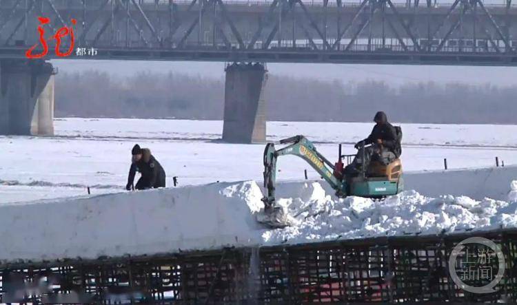 "尔滨"开拆冰雪景观:先后有讲究,也是技术活_雪雕_冰
