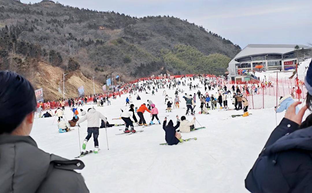 春节必玩,赶紧来看_滑雪_冰雪_明月山