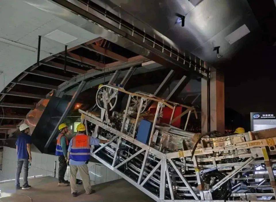 涉及这些站点._设备_扶梯_南施