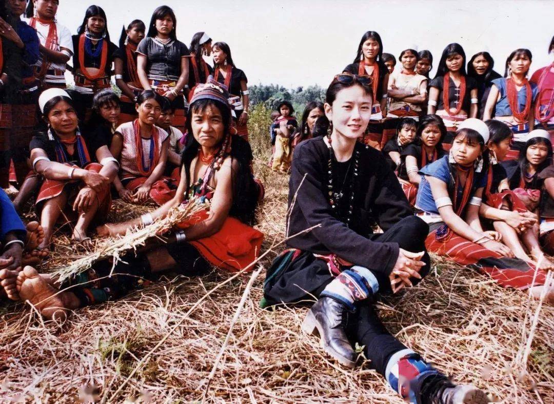 杨丽萍作品无缘春晚冲上热搜!2亿人围观!网友:服装造型太美了.