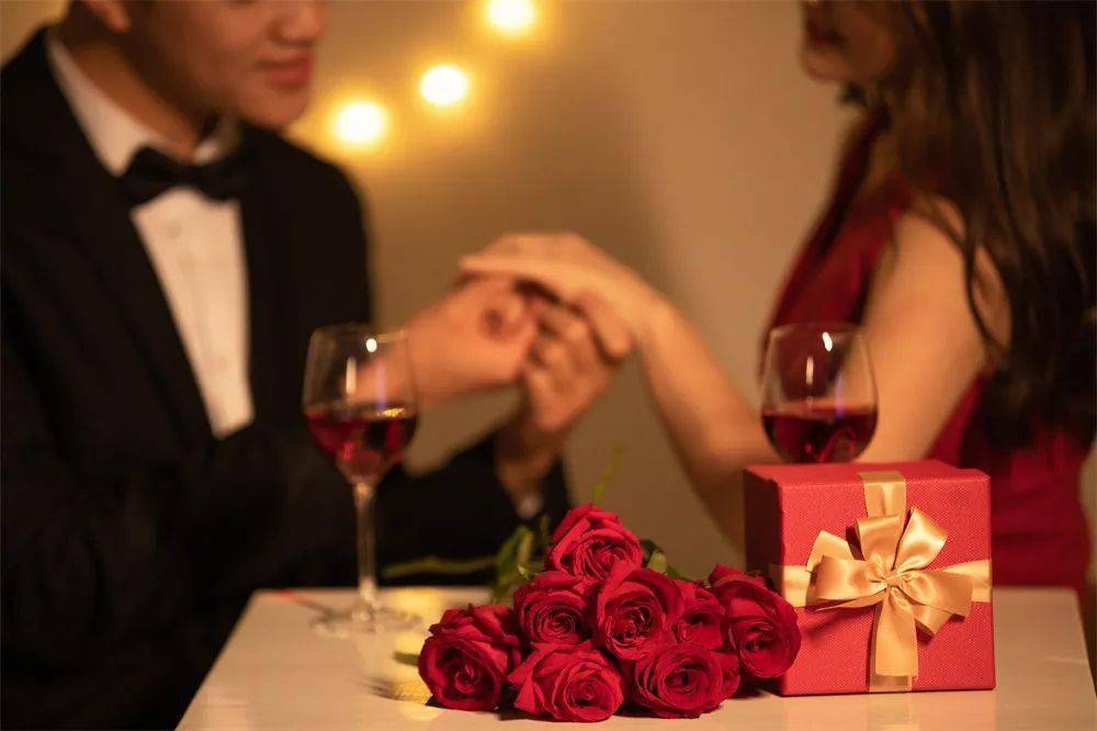 学学外国人是怎么写情诗的