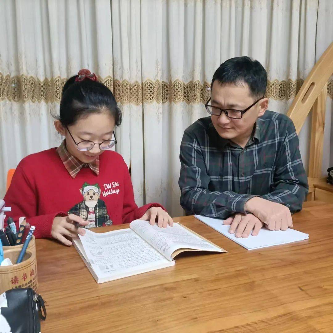 吉化三中——市十二中学  高三二班 张书豪家长高中阶段,是孩子体魄