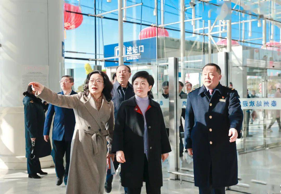 万闻华检查春运及复工复产工作