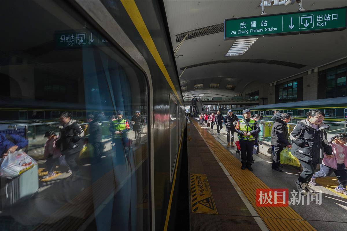 春节假期余额不足,武汉铁路迎来返程客流高峰