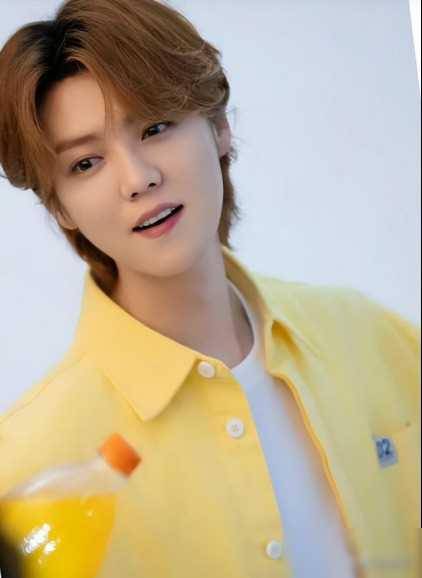 这一次33岁的鹿晗又给娱乐圈男偶像韩寒上了一课_明星