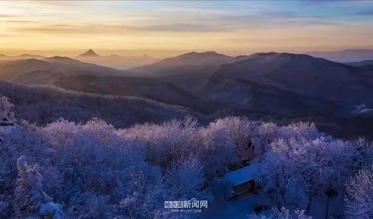 自然景观秀美,景区内有烟囱峰,棋盘石,双乳峰等群峰林立的花岗岩景观