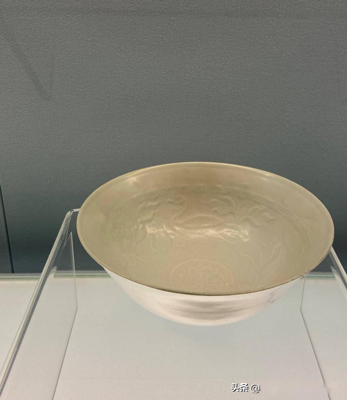 上博瓷器:宋元时期,景德镇正奔跑在成为瓷都的路上_浮梁_白釉_釉色