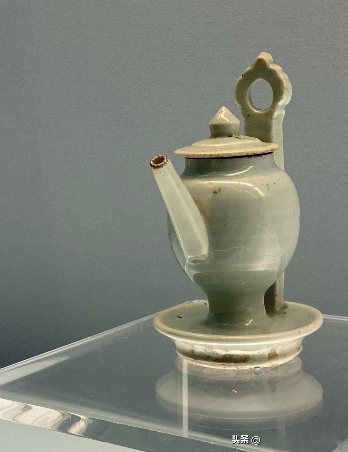 上博瓷器:宋元时期,景德镇正奔跑在成为瓷都的路上_浮梁_白釉_釉色