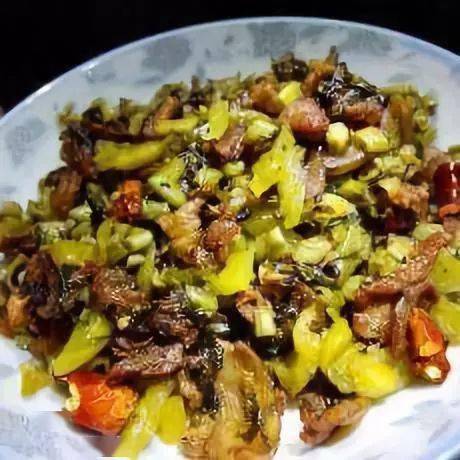 ▼扣肉▼▼▼炸肉丸▼▼▼梅岭鹅王▼▼▼酿豆腐▼▼▼酸笋焖鸭在南雄