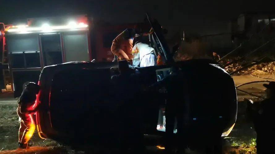 2月17日晚20时27分左右,在芜湖市无为市福渡镇附近,发生车祸