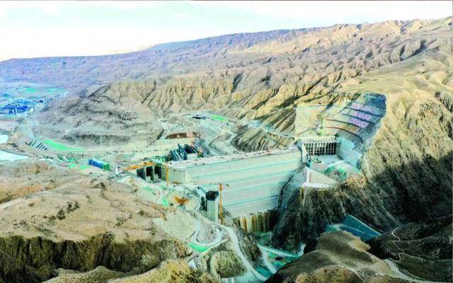 黄河公司供图在海南藏族自治州兴海县与贵南县交界的羊曲峡谷中,羊曲