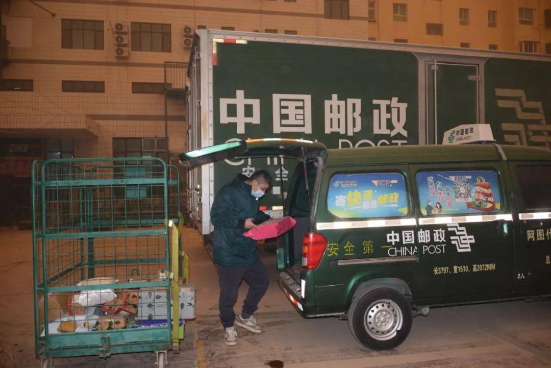 这些灰头土脸,顶风冒雪的邮政人→_邮件_沙尘暴_天气