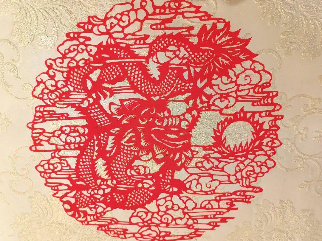 气势凛然,形象生动欲将火焰宝珠玩于鼓掌这条飞龙龙头厚重突出立体感