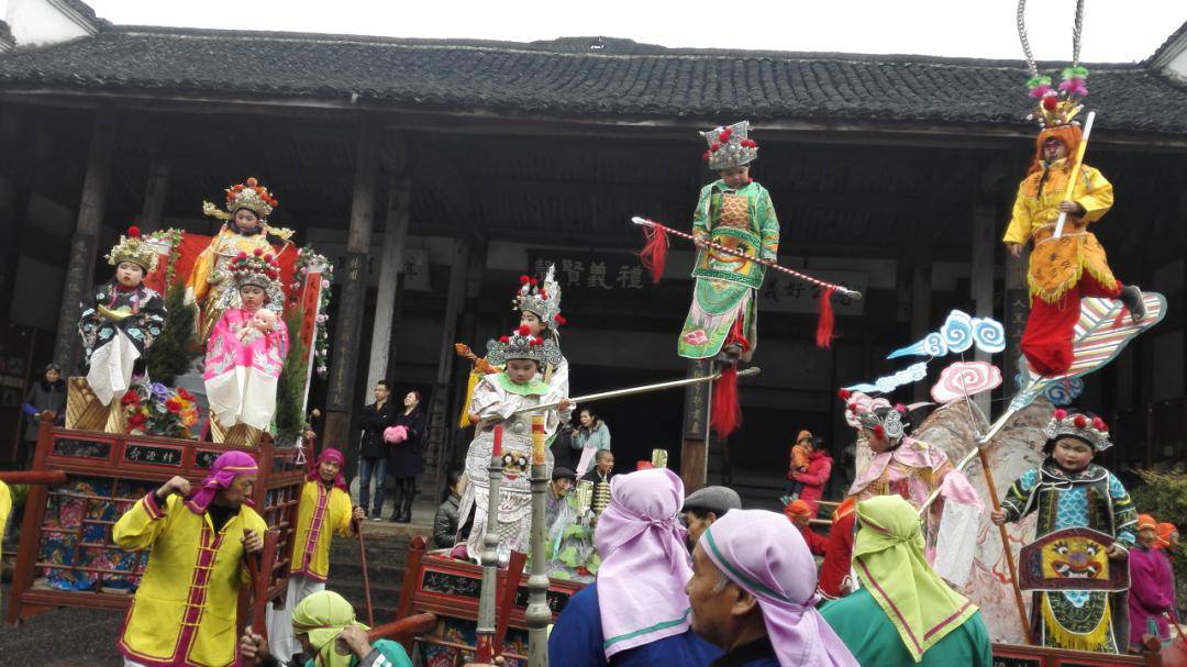 擎台阁是武义县俞源乡俞源村的传统民俗活动,每当过年过节或丰收年景