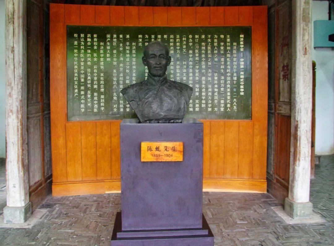 跨进玉海楼,恍然穿越时光,感受着历史学问的深厚底蕴.