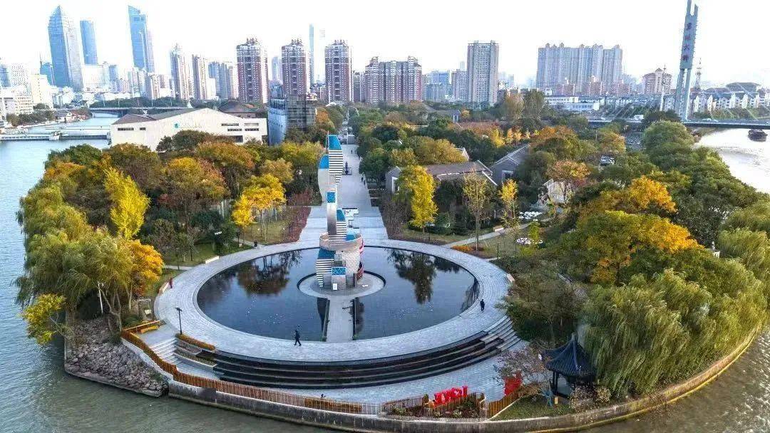 城市与艺术,休闲与生态,商业与公园,在这里邂逅,融合,绽放,运河文化