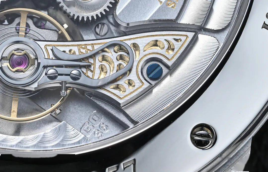 高端局,细节控必备的一只万年历_格拉苏蒂_机芯_测试