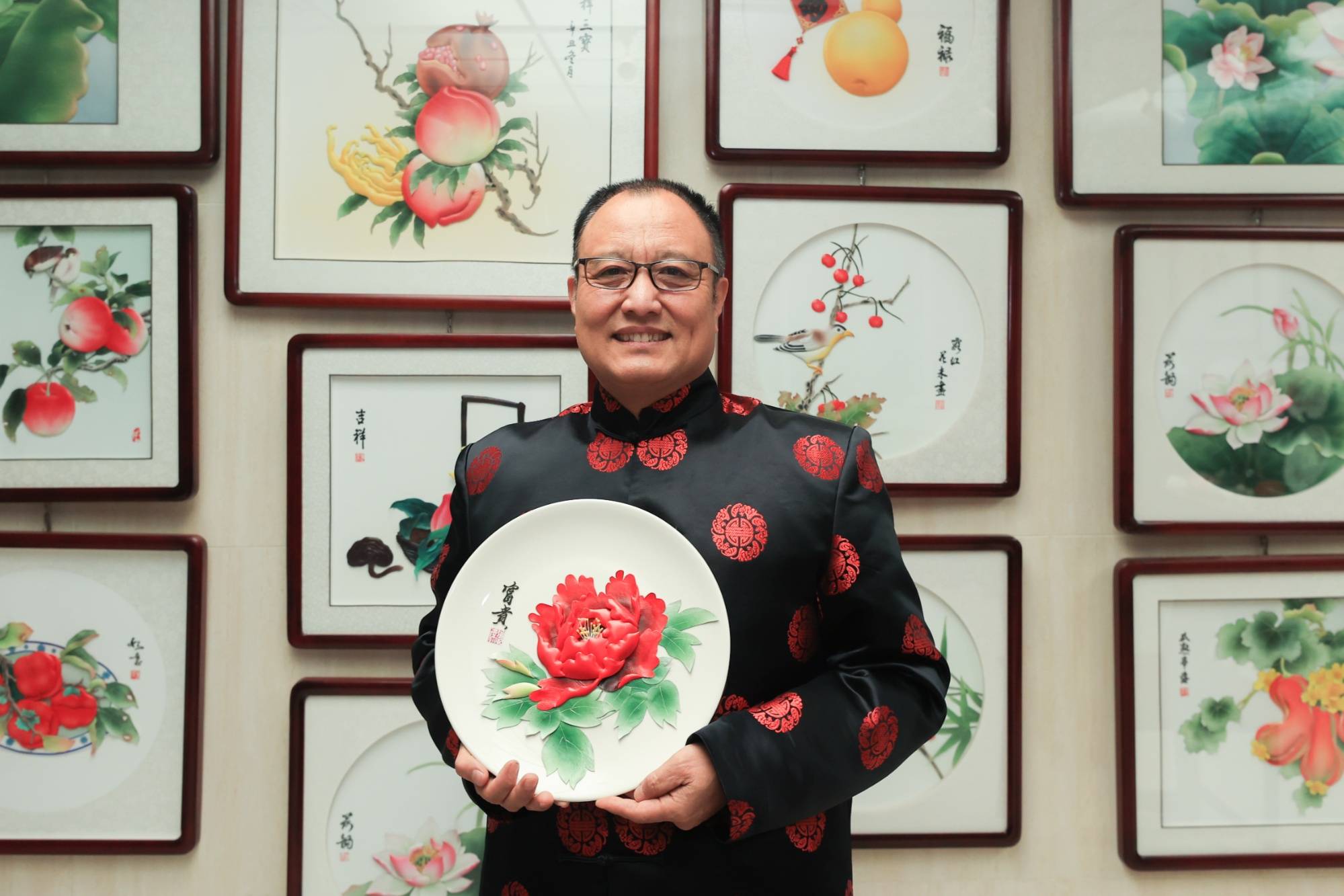 河北辛集：新春佳节至 “皮”画添喜庆