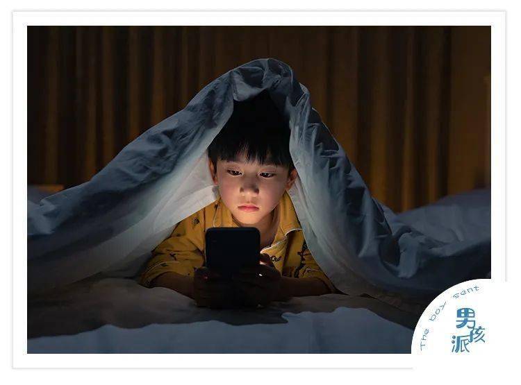 放飞让孩子玩了一段时间手机,我才明白,马斯克为什么