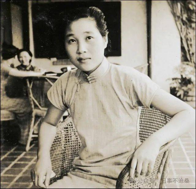 1920年代,泳装女子,长的不惊艳,应该是我的照片中最早期的泳装女子照