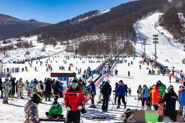 冰雪头条:浙江最大室内滑雪场正式开工,明年亮相;太舞滑雪小镇董事长