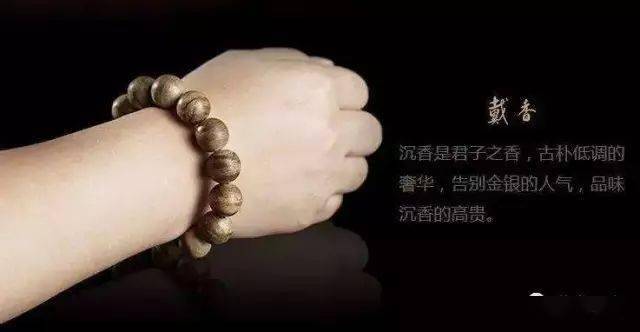 一个做生意的发小,阔别10年再次相逢,除了原来已有的很显剽悍的纹身