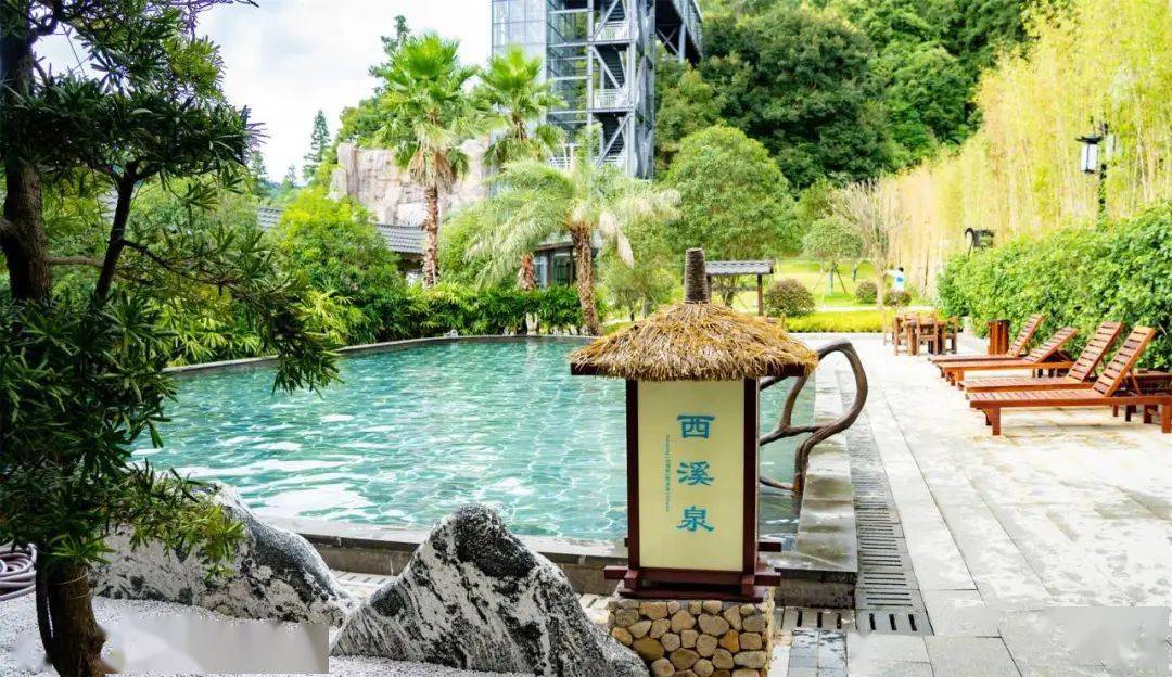 共同构成了一幅仙境画卷药池,花池,汤池温泉错落有致的分布在其中山环