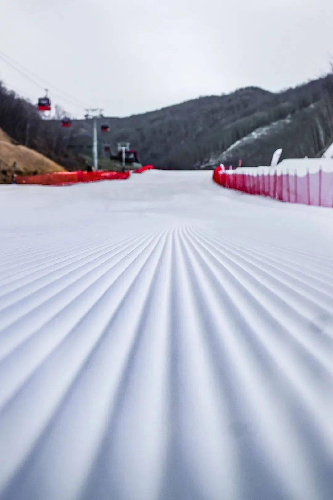 金山岭滑雪场雪道图图片