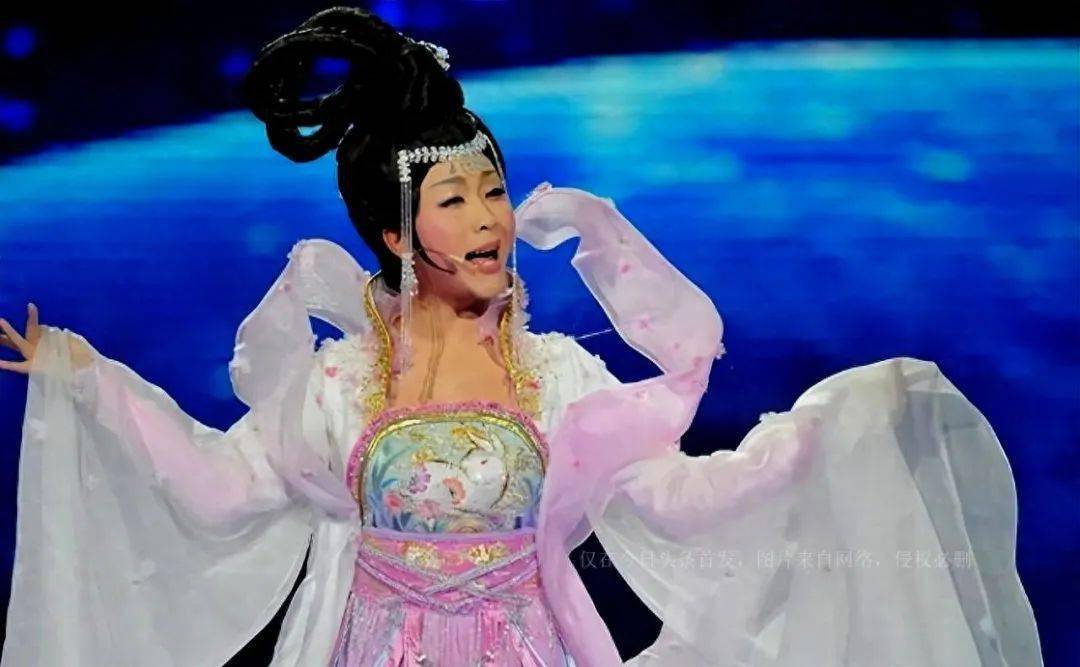 "草根明星"李玉刚一句话,得罪梅兰芳大儿子,跟梨园界彻底翻脸_京剧