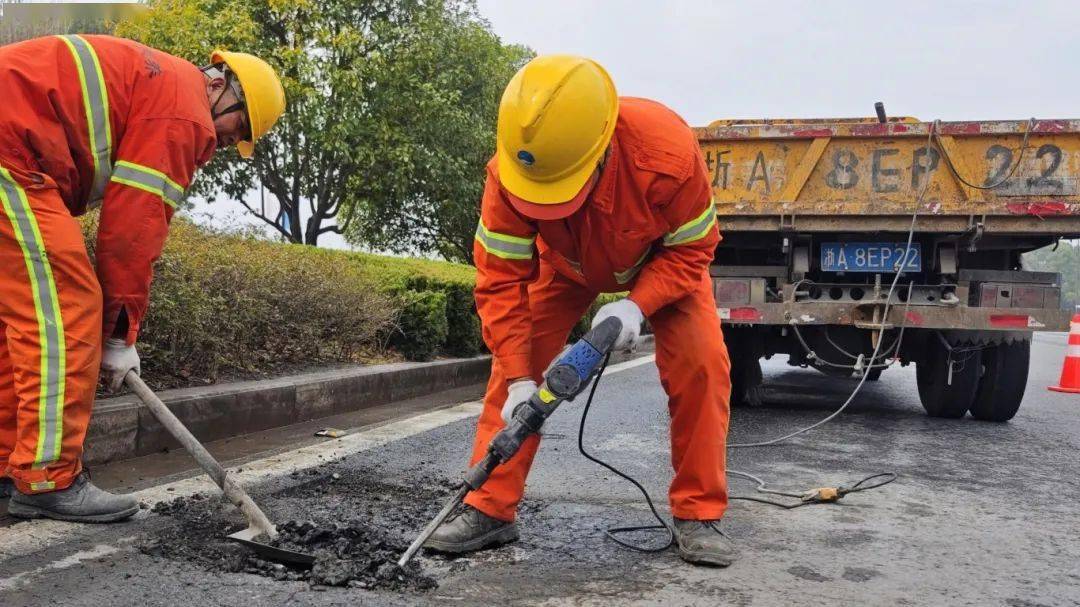 唱响春日之歌_工作_保障_人员