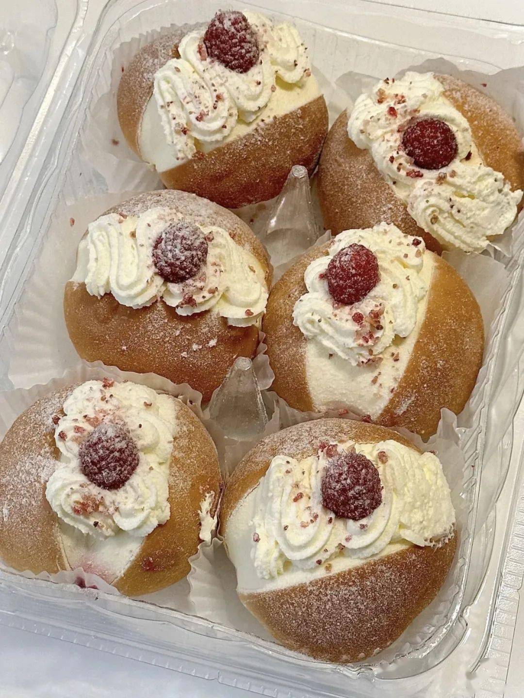 热卖的山姆罗马奶油面包!