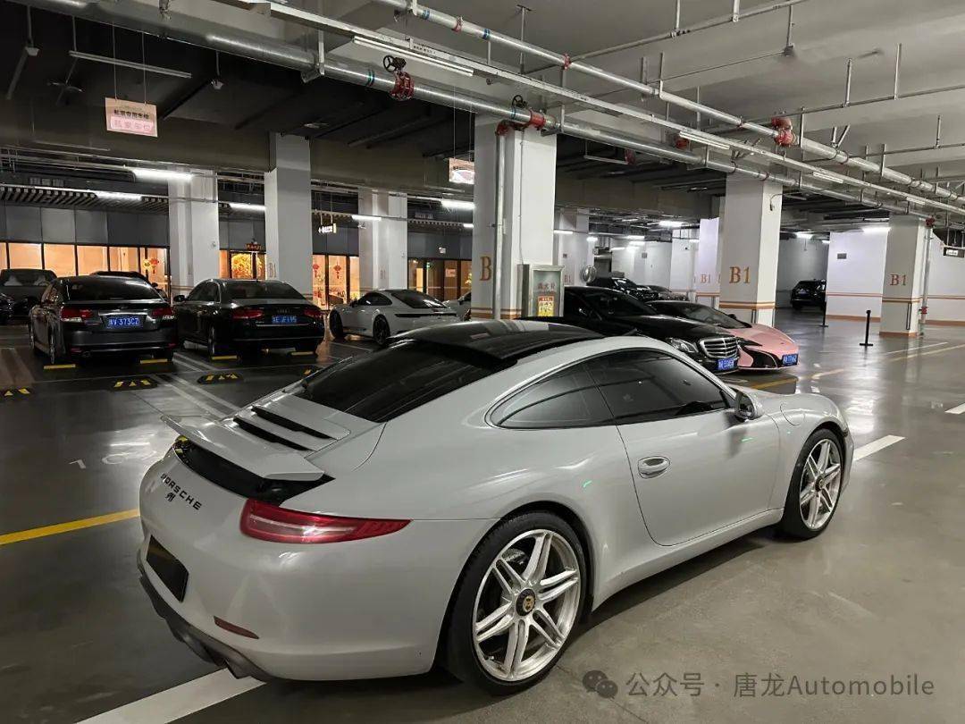 【低价二手车】代友出售15年3月上牌 4次户 保时捷911 991 carrera