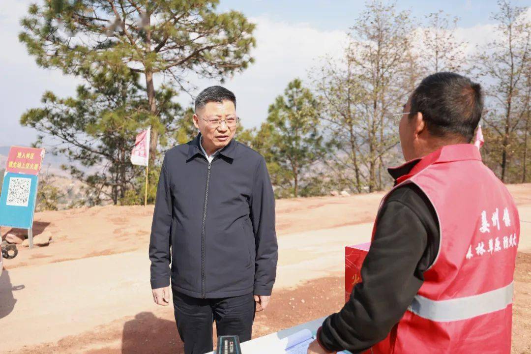 环江红暗访督导森林草原防灭火工作_人员_责任_措施