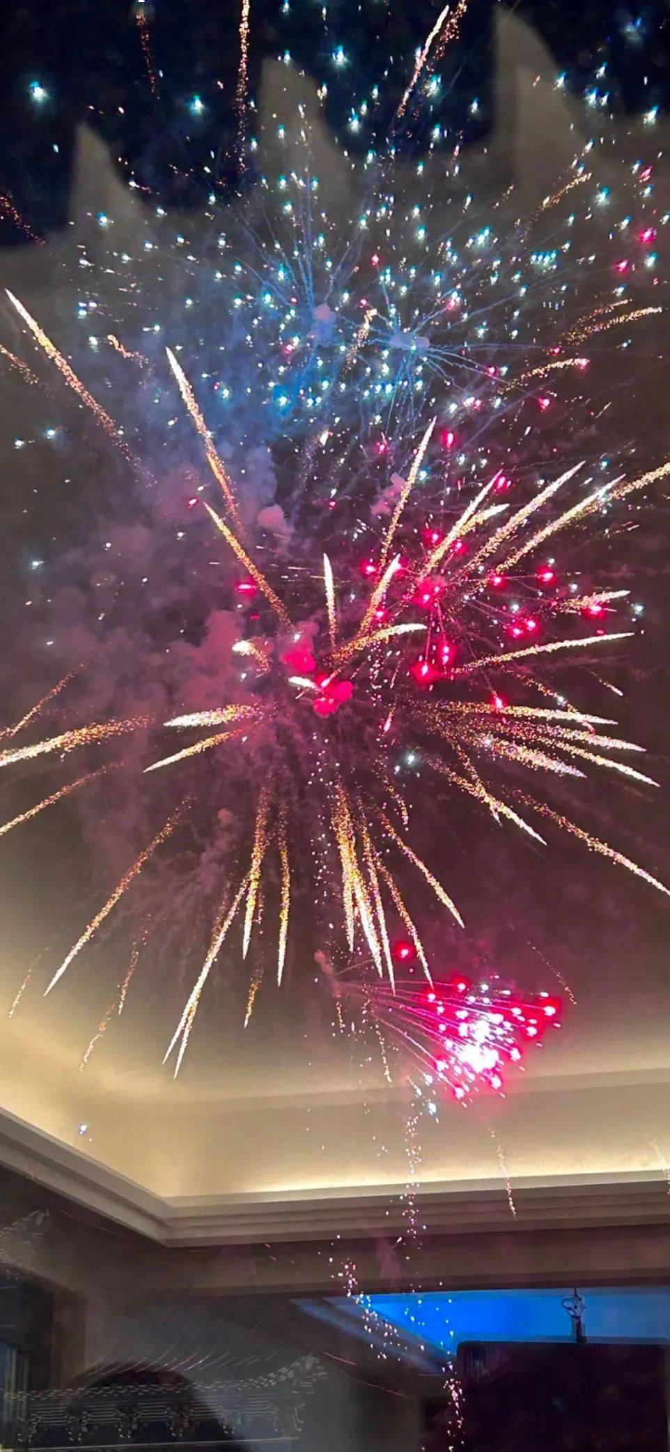 壁纸| 烟花氛围感 锁屏壁纸_loveeee