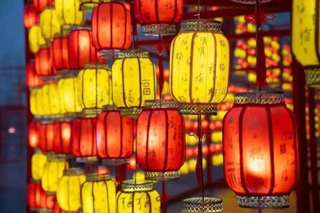 线路信息途经线路:k81停靠站点:大剧院运营时间:5:40-21:00★途经线路