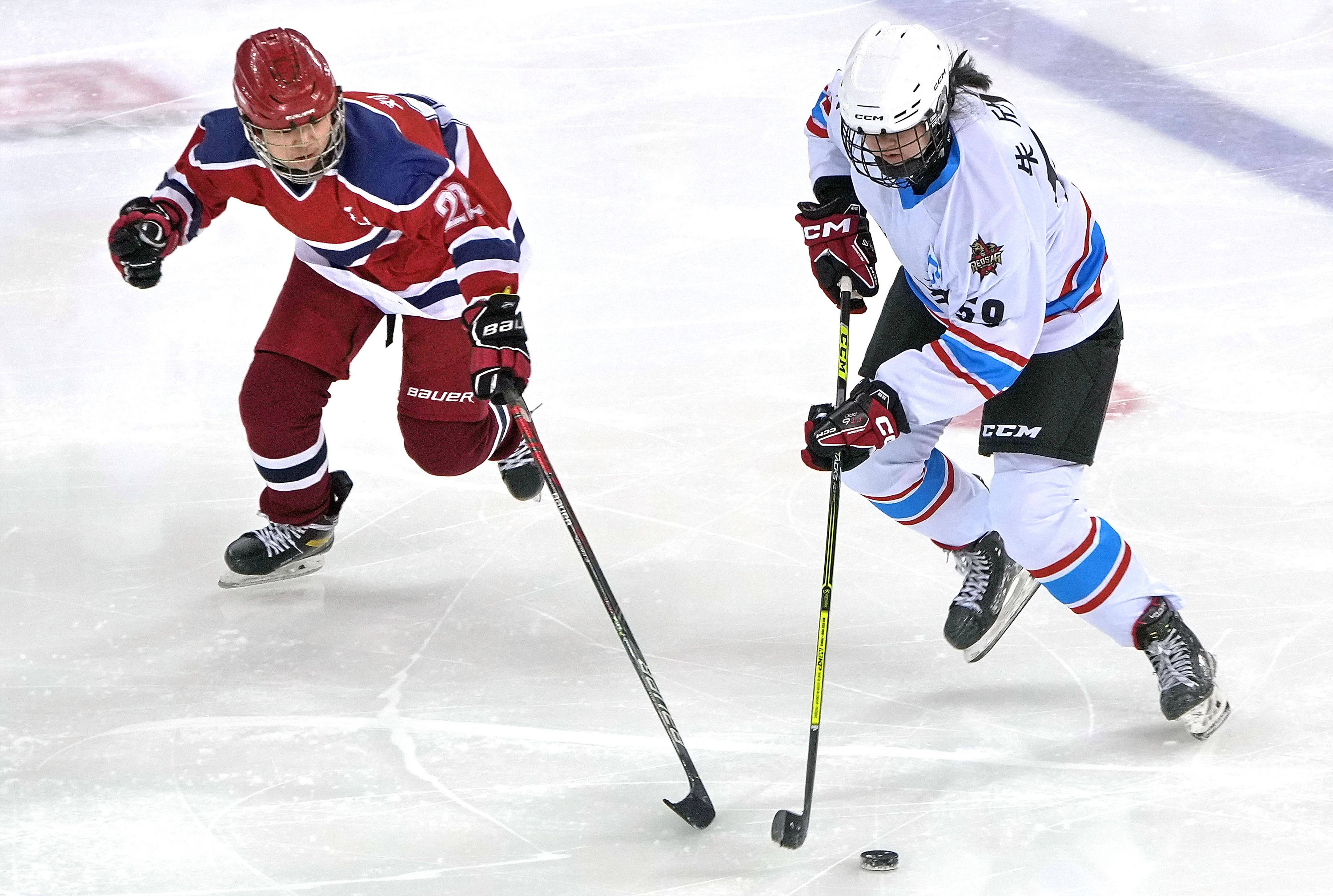 十四冬 | 冰球青年女子组:河北,辽宁晋级半决赛_广东队_比赛_球员